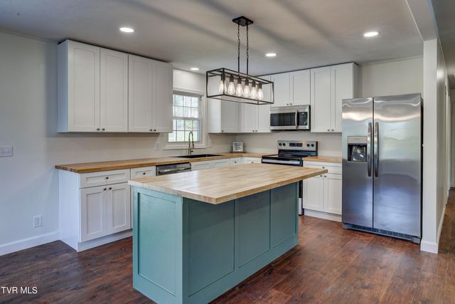 3017 Winesap Road, Kingsport, TN 37663