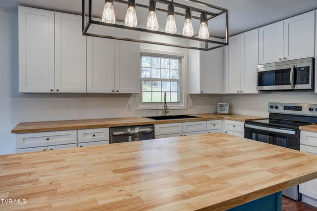 3017 Winesap Road, Kingsport, TN 37663