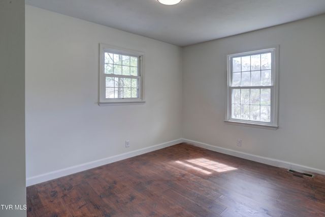 3017 Winesap Road, Kingsport, TN 37663