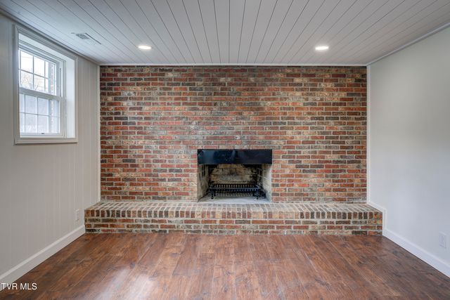 3017 Winesap Road, Kingsport, TN 37663