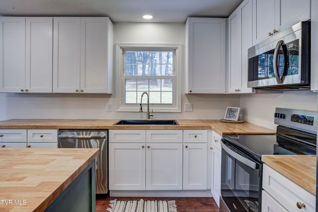 3017 Winesap Road, Kingsport, TN 37663