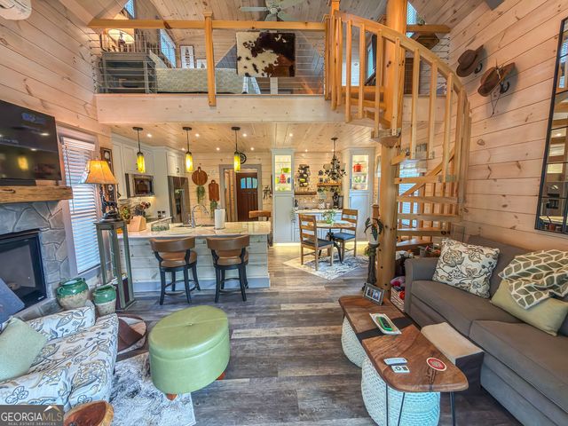 111 Wildflower Road, Scaly Mountain, NC 28775