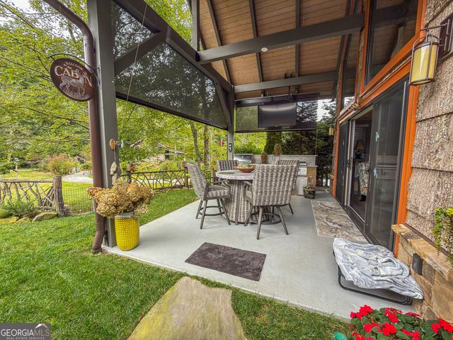 111 Wildflower Road, Scaly Mountain, NC 28775