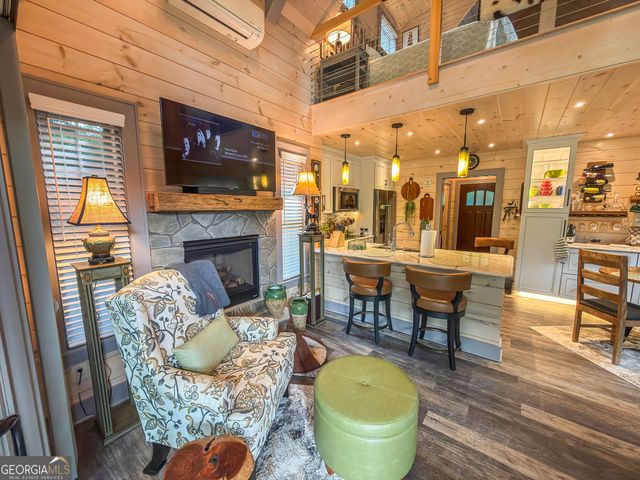 111 Wildflower Road, Scaly Mountain, NC 28775