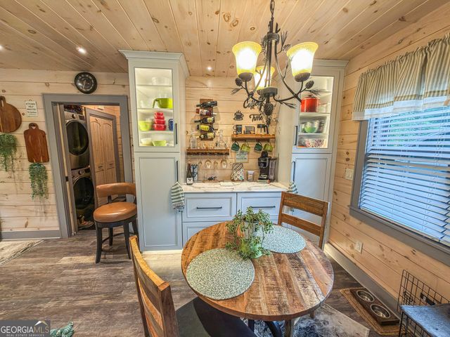 111 Wildflower Road, Scaly Mountain, NC 28775