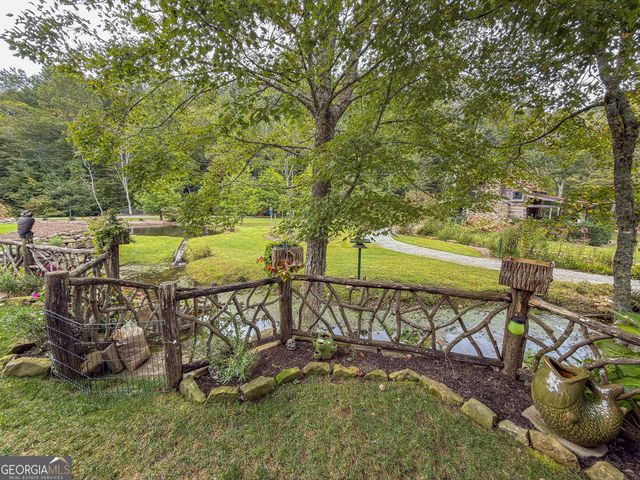 111 Wildflower Road, Scaly Mountain, NC 28775