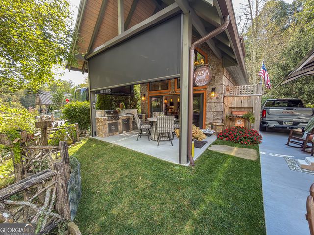 111 Wildflower Road, Scaly Mountain, NC 28775