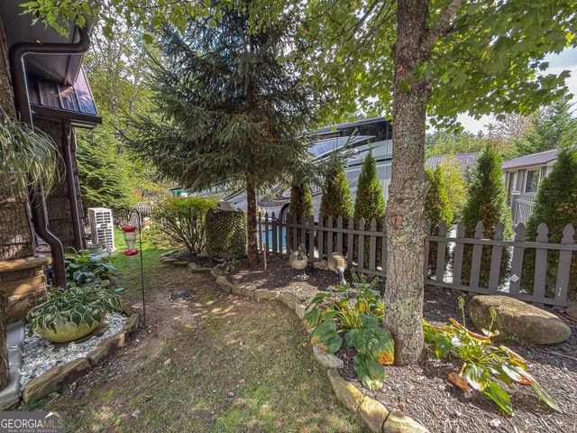 111 Wildflower Road, Scaly Mountain, NC 28775