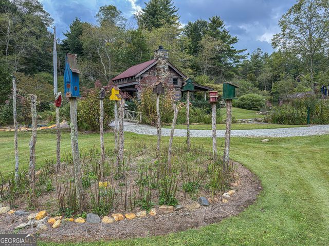 111 Wildflower Road, Scaly Mountain, NC 28775