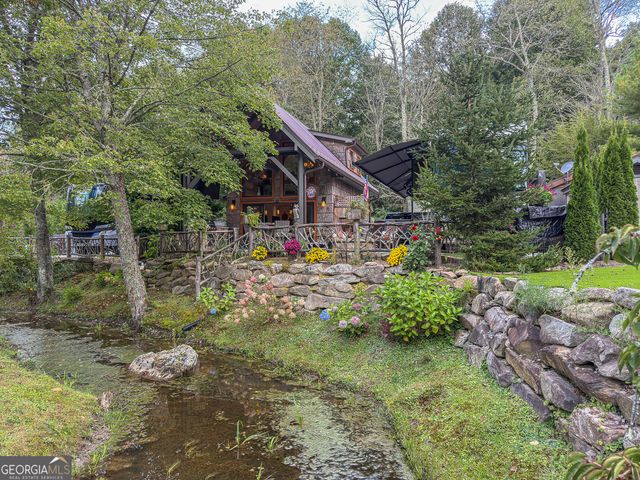 111 Wildflower Road, Scaly Mountain, NC 28775