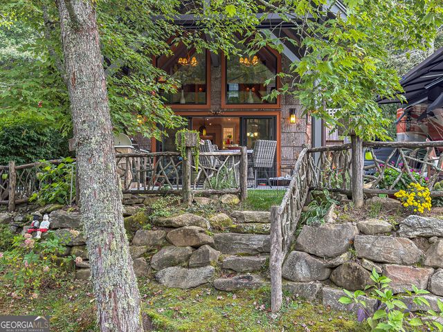 111 Wildflower Road, Scaly Mountain, NC 28775
