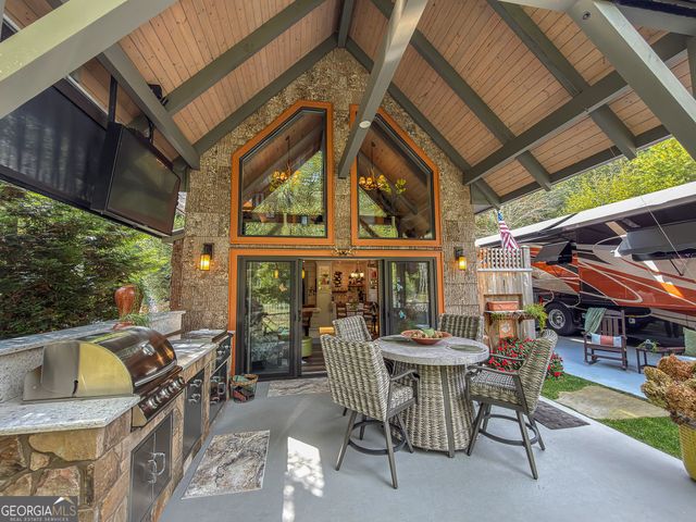 111 Wildflower Road, Scaly Mountain, NC 28775