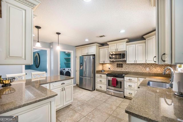 204 Scotsburg Drive, Warner Robins, GA 31088