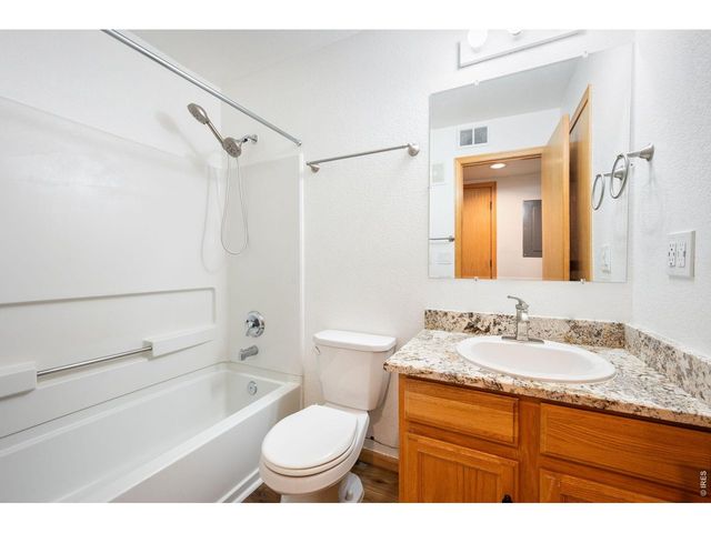 1221 University Ave D-202, Fort Collins, CO 80521