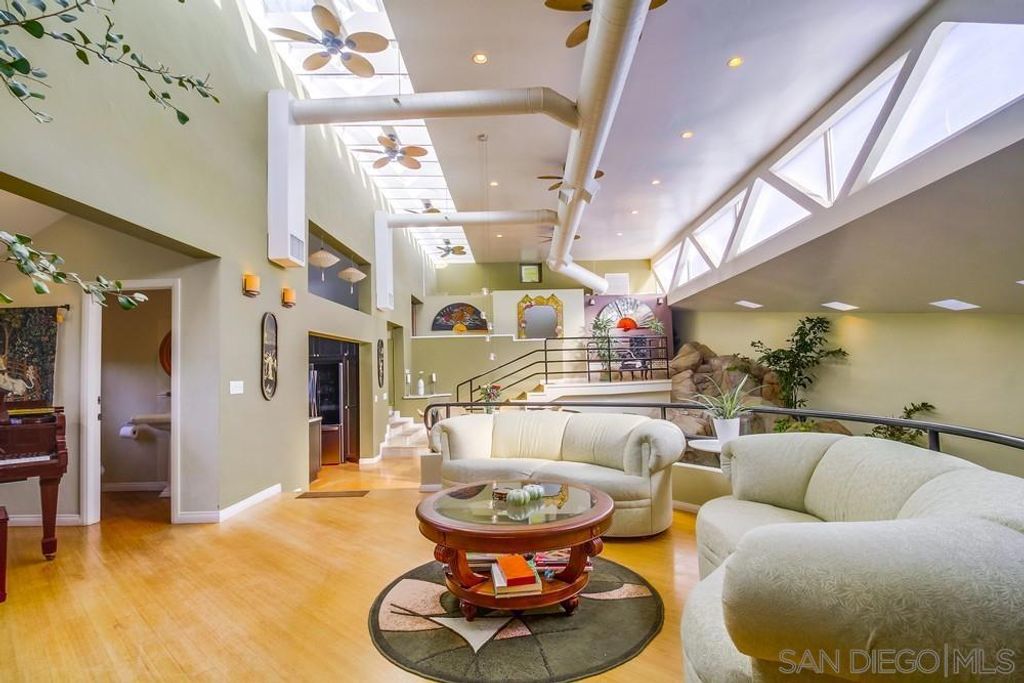 Image 1 of property listing at 1876 Sefton Place, San Diego, CA 92107