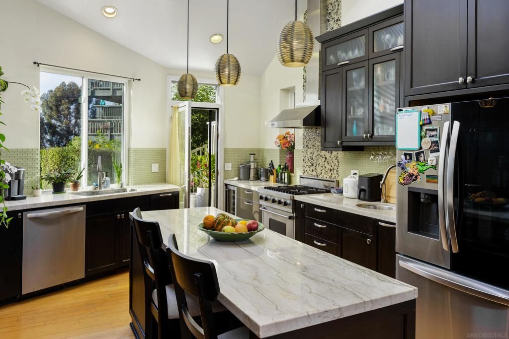 Image 23 of property listing at 1876 Sefton Place, San Diego, CA 92107