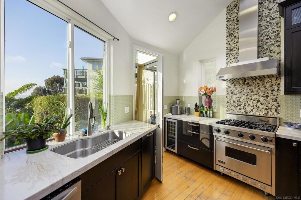 Image 24 of property listing at 1876 Sefton Place, San Diego, CA 92107