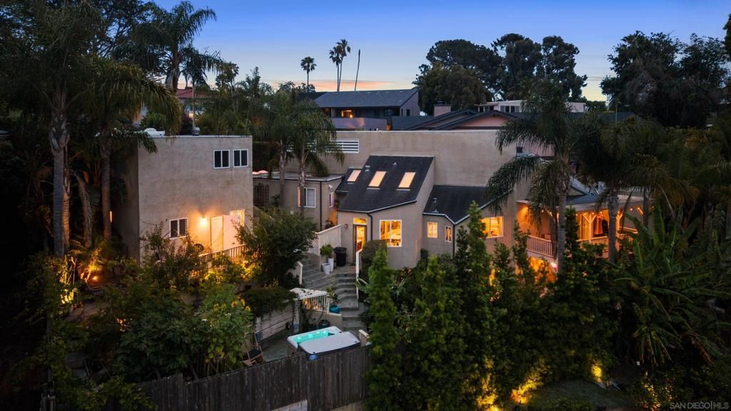 Image 35 of property listing at 1876 Sefton Place, San Diego, CA 92107