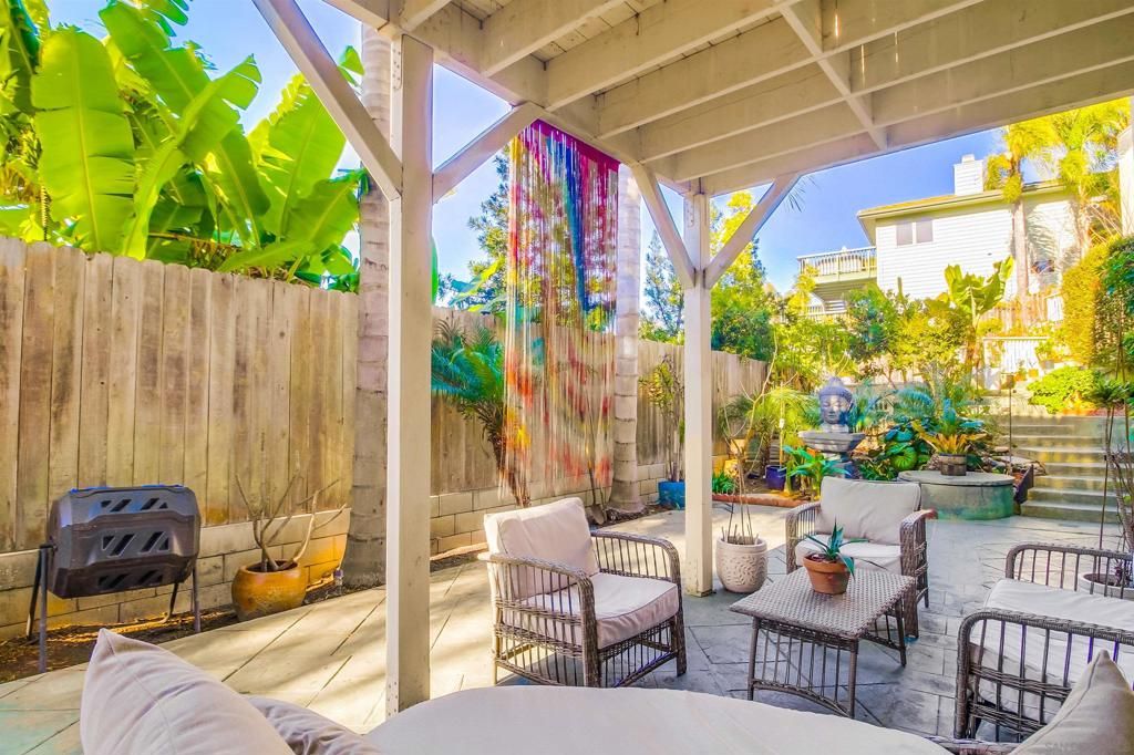 Image 9 of property listing at 1876 Sefton Place, San Diego, CA 92107