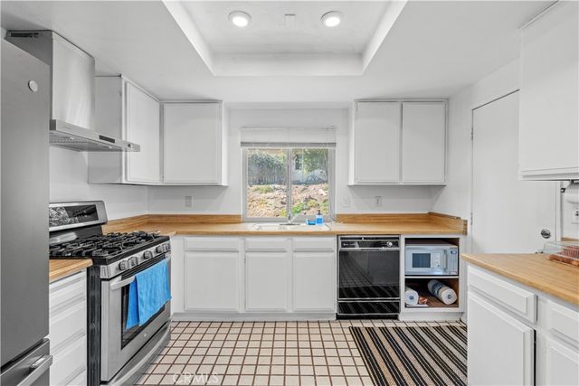 2764 Mirada Road, Highland, CA 92346