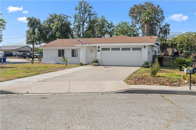 2764 Mirada Road, Highland, CA 92346