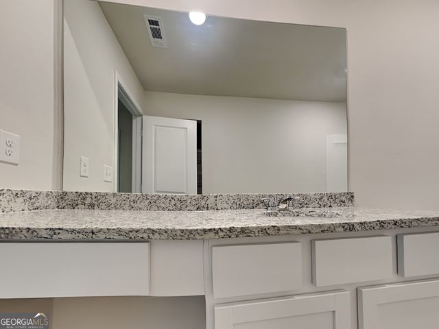 1100 Amadas Drive, Locust Grove, GA 30248