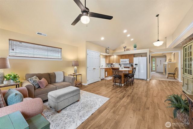 2404 Bowman Avenue NW, Olympia, WA 98502