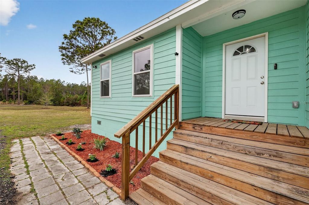 Image 4 of property listing at 1475 CLARK BAY ROAD, Deland, FL 32720