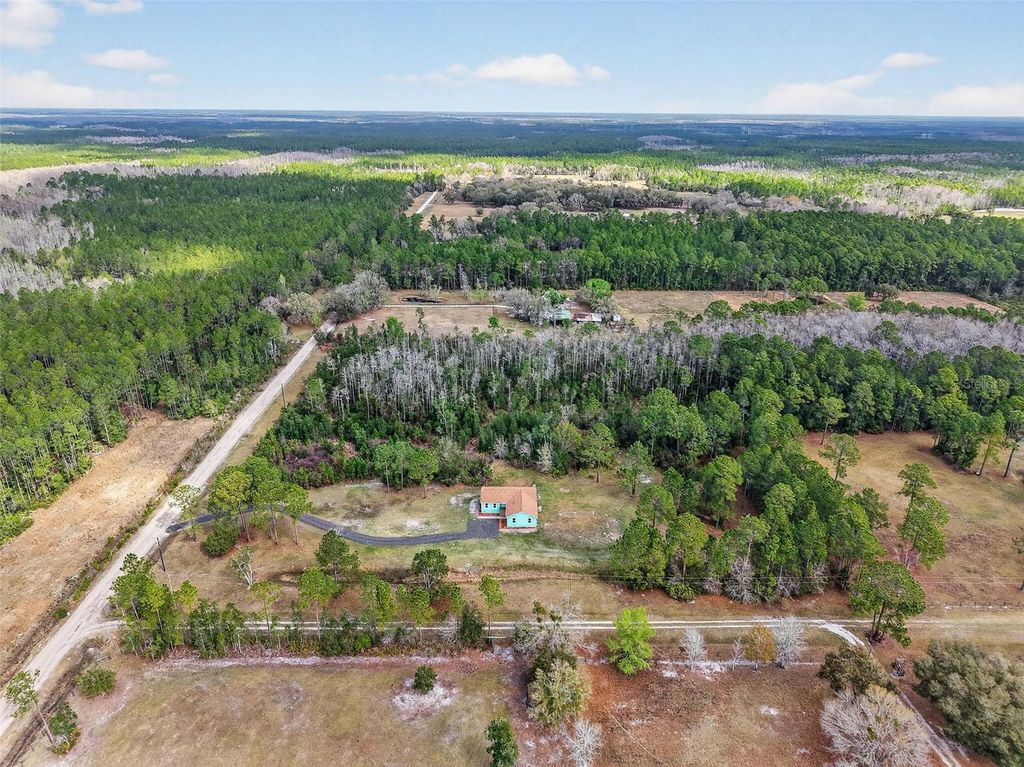 Image 31 of property listing at 1475 CLARK BAY ROAD, Deland, FL 32720