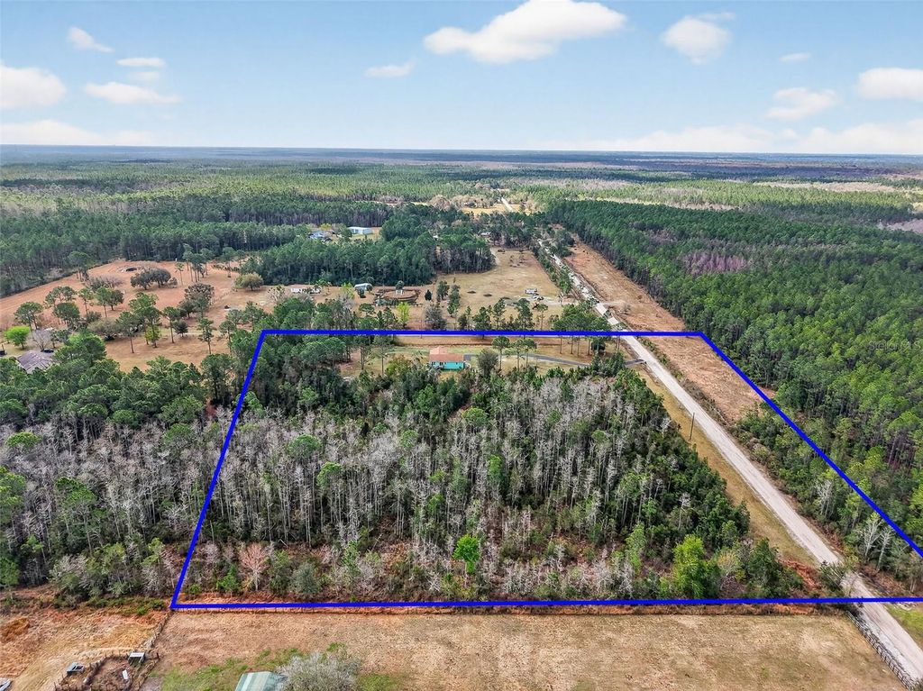 Image 32 of property listing at 1475 CLARK BAY ROAD, Deland, FL 32720