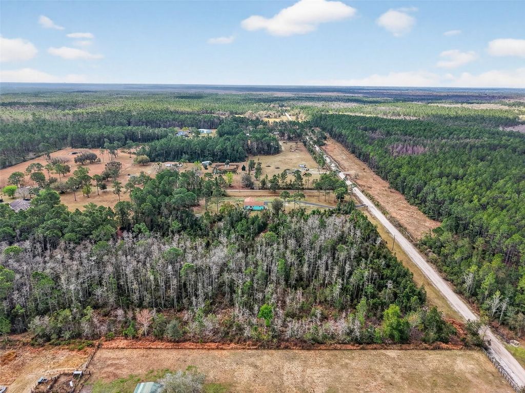 Image 33 of property listing at 1475 CLARK BAY ROAD, Deland, FL 32720