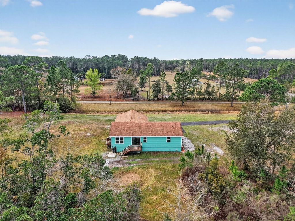 Image 34 of property listing at 1475 CLARK BAY ROAD, Deland, FL 32720