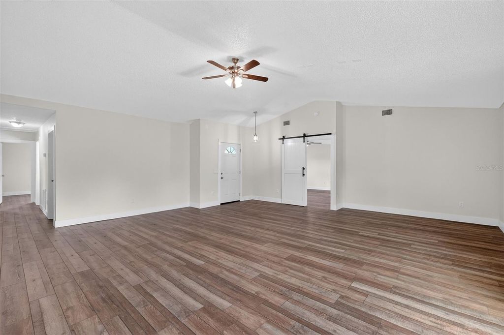 Image 7 of property listing at 1475 CLARK BAY ROAD, Deland, FL 32720