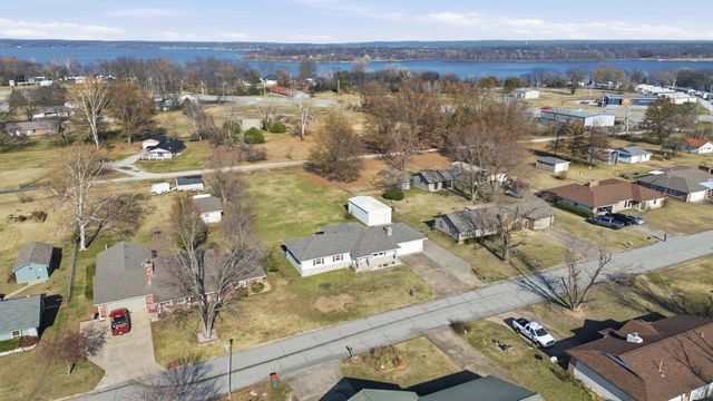 1413 Orchard Drive, Grove, OK 74344