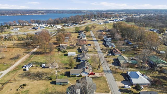 1413 Orchard Drive, Grove, OK 74344