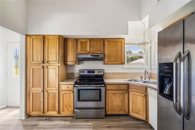 1595 24th Avenue, Vero Beach, FL 32960