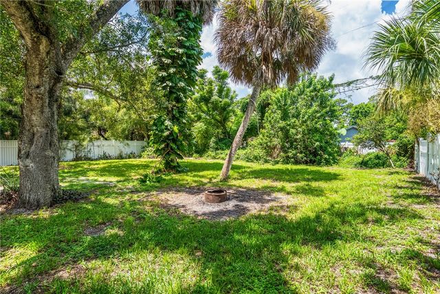 1595 24th Avenue, Vero Beach, FL 32960