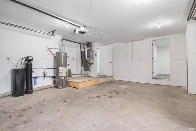 1045 N Park Avenue, Warsaw, IN 46580