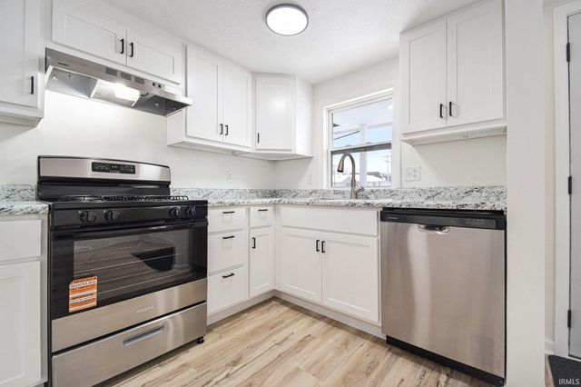 1045 N Park Avenue, Warsaw, IN 46580