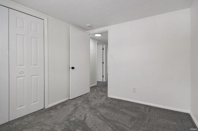 1045 N Park Avenue, Warsaw, IN 46580