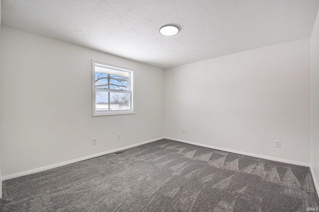 1045 N Park Avenue, Warsaw, IN 46580