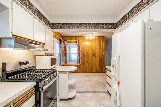 585 W River Road, North Muskegon City, MI 49445