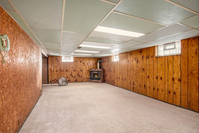 585 W River Road, North Muskegon City, MI 49445