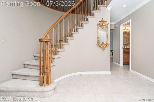 6489 Shoreline Drive, Troy, MI 48085