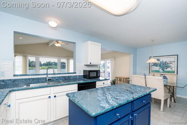 6489 Shoreline Drive, Troy, MI 48085