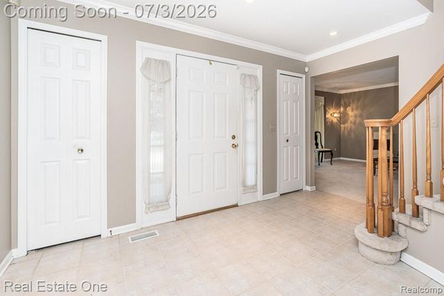6489 Shoreline Drive, Troy, MI 48085