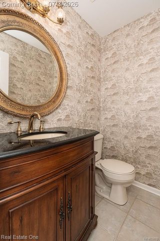 6489 Shoreline Drive, Troy, MI 48085