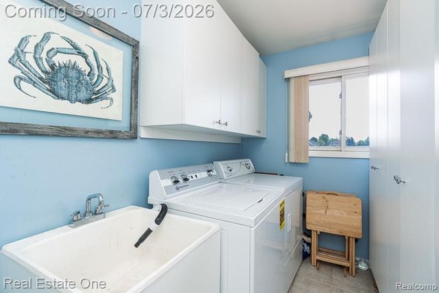 6489 Shoreline Drive, Troy, MI 48085