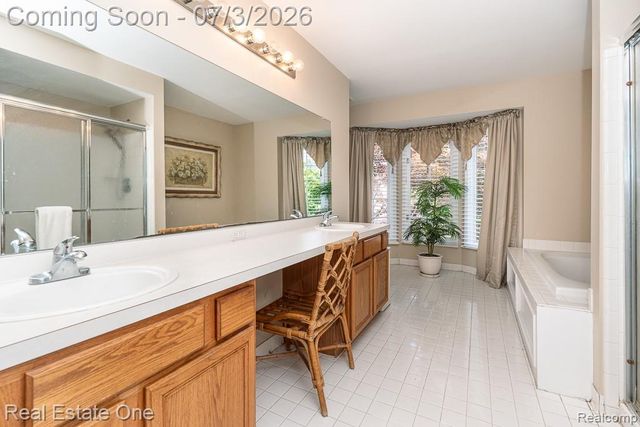 6489 Shoreline Drive, Troy, MI 48085
