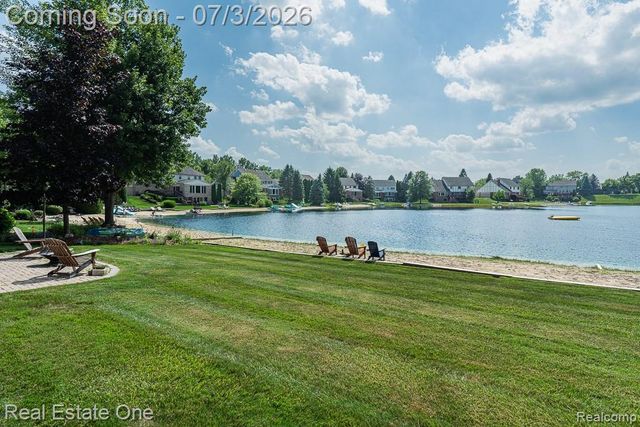 6489 Shoreline Drive, Troy, MI 48085